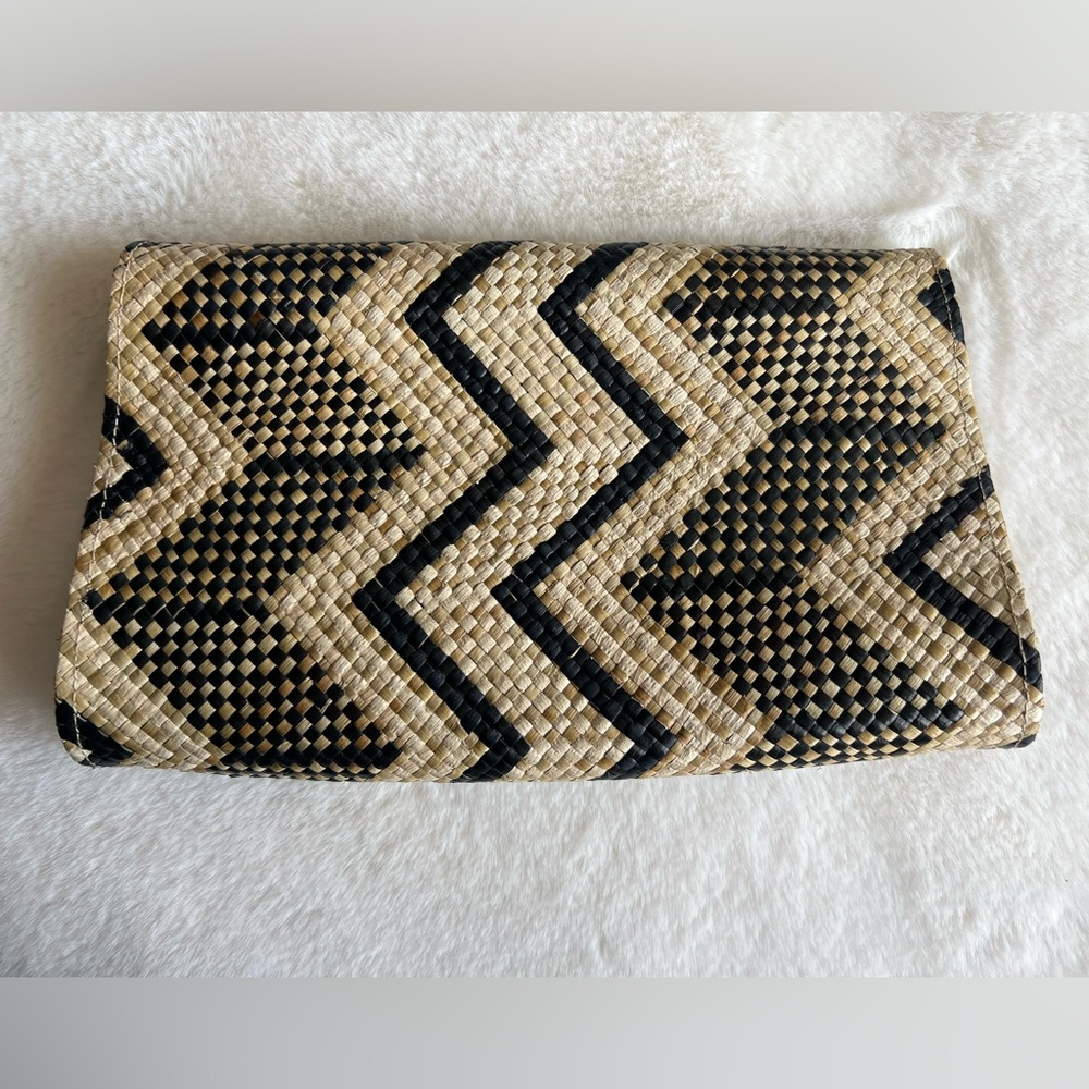 Zodak Mia Woven Straw Clutch Handbag Black Tan Zigzag Boho Envelope Clutch - Picture 2 of 5